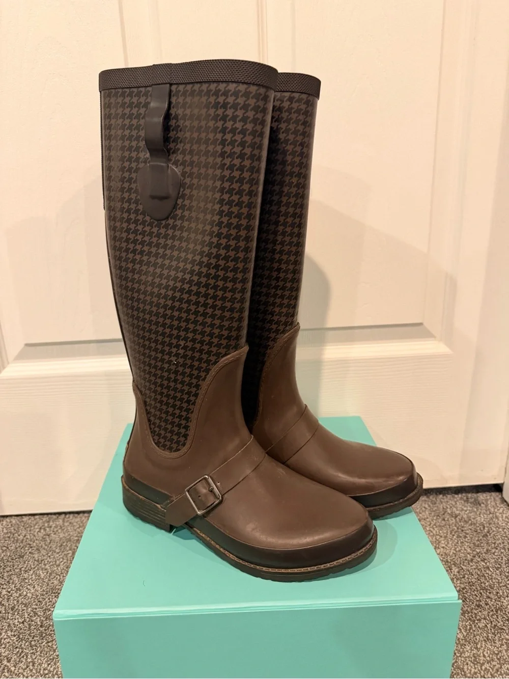L.L Bean Brown Women's Houndstooth Tall Rain Boots, size 6